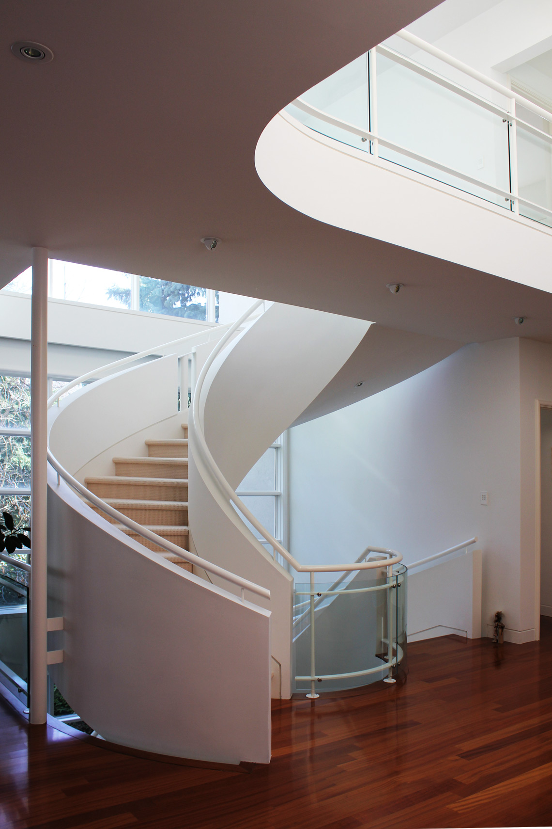 Modern Interior Design Spiral Stair Case - Makow Architects (2)