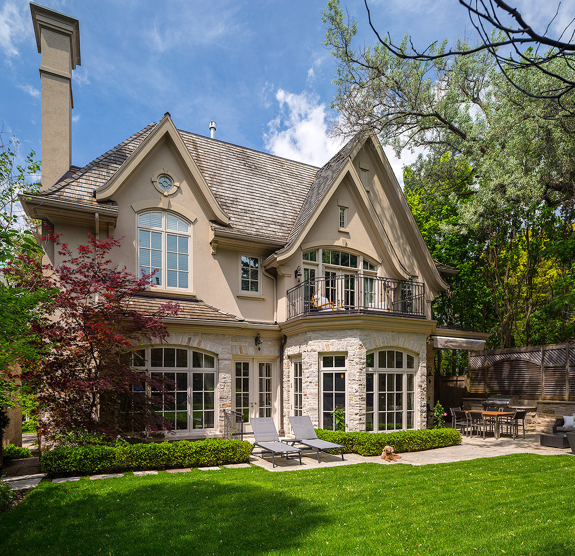 Custom Home Tudor Style(31) - Makow Architects