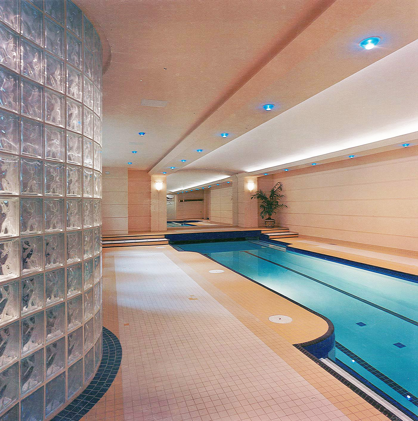Modern Interior Design  Pool - Makow Architects 